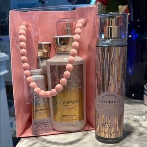 Bath & Body Works Champagne Toast Body Gift Set- Pink and Gold